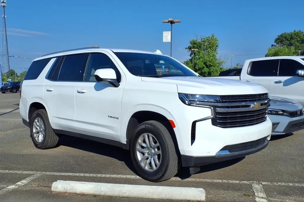 2023 Chevrolet Tahoe LT photo 1