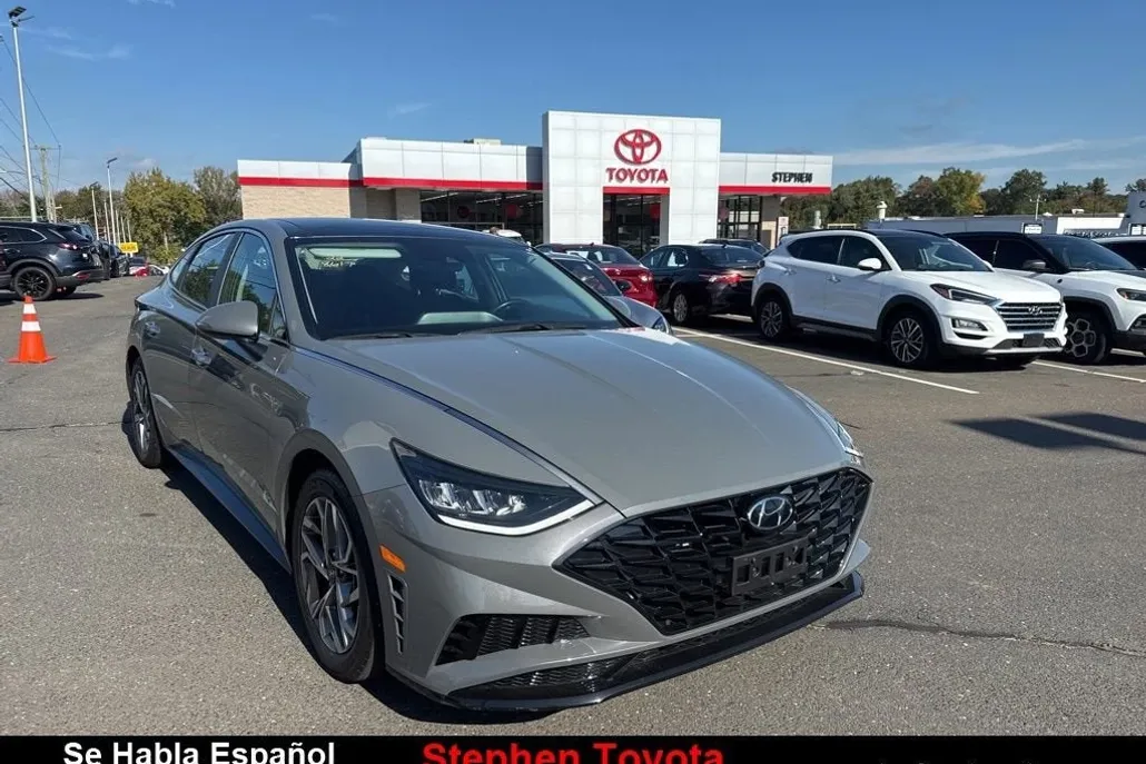 2022 Hyundai Sonata SEL Convenience N Line photo 1