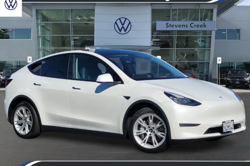 2021 Tesla Model Y Long Range photo 1