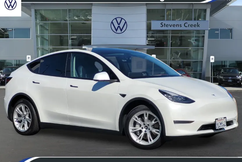 2021 Tesla Model Y Long Range photo 1