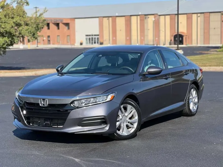 2019 Honda Accord LX 1.5T photo 1