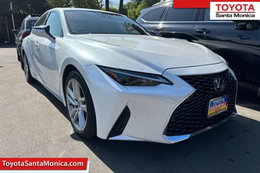 2021 Lexus IS 300 photo 1