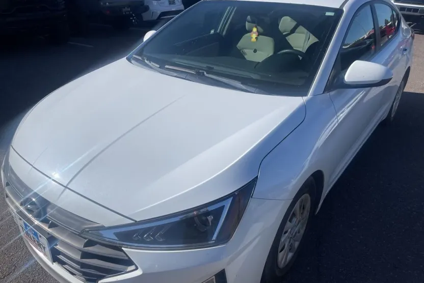 2019 Hyundai Elantra SE photo 1