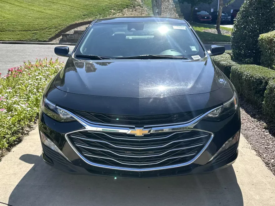 2024 Chevrolet Malibu 1LT photo 1