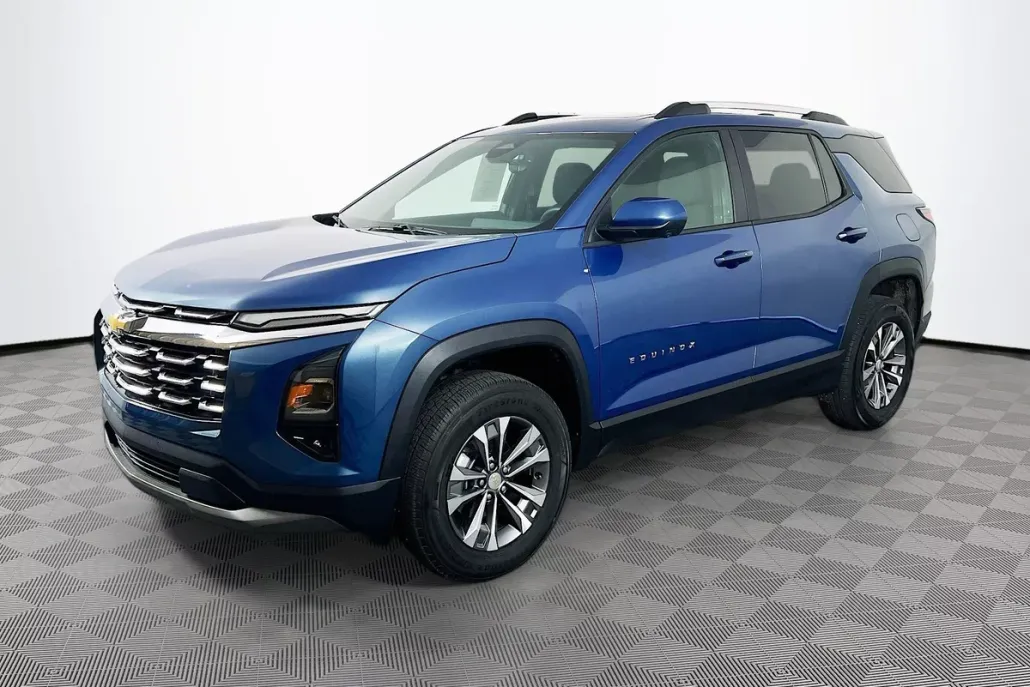 2025 Chevrolet Equinox LT photo 1