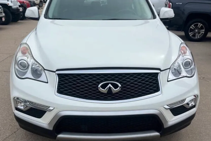 2017 Infiniti QX50 Base photo 1