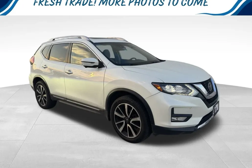 2020 Nissan Rogue SL photo 1