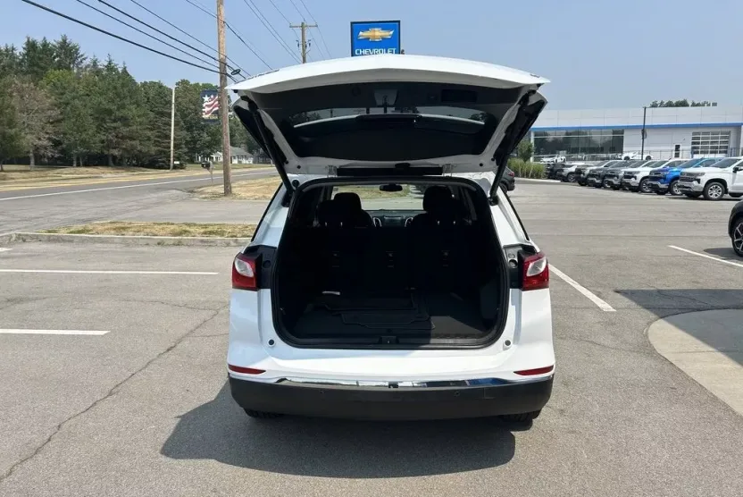 2018 Chevrolet Equinox LT photo 1