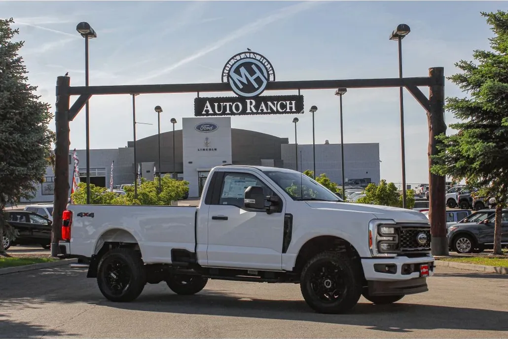 2025 Ford F-350 XL photo 1