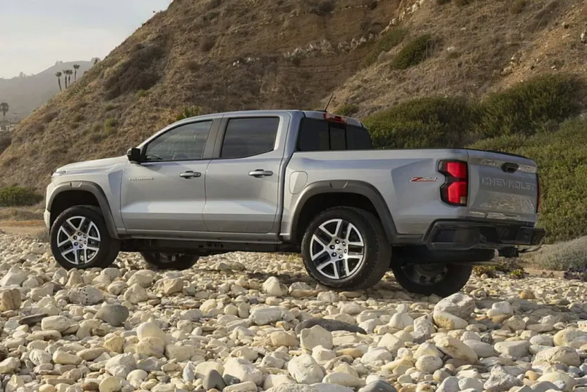 2023 Chevrolet Colorado Z71 photo 1