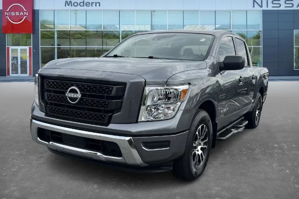 2024 Nissan Titan SV photo 1