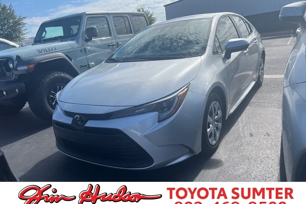 2024 Toyota Corolla LE photo 1