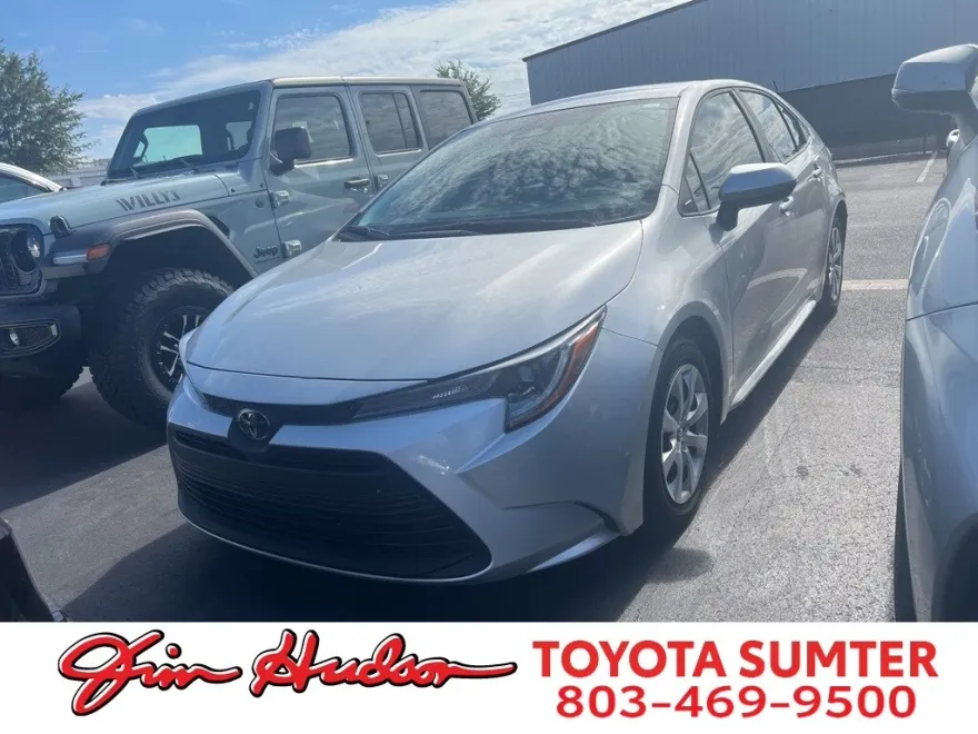 2024 Toyota Corolla LE photo 1