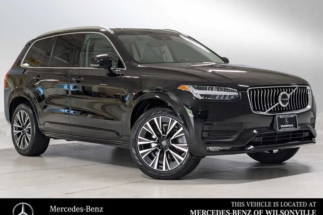 2022 Volvo XC90 T6 AWD Momentum photo 1