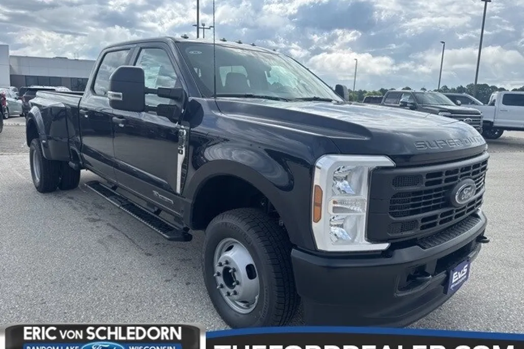 2025 Ford F-350 photo 1