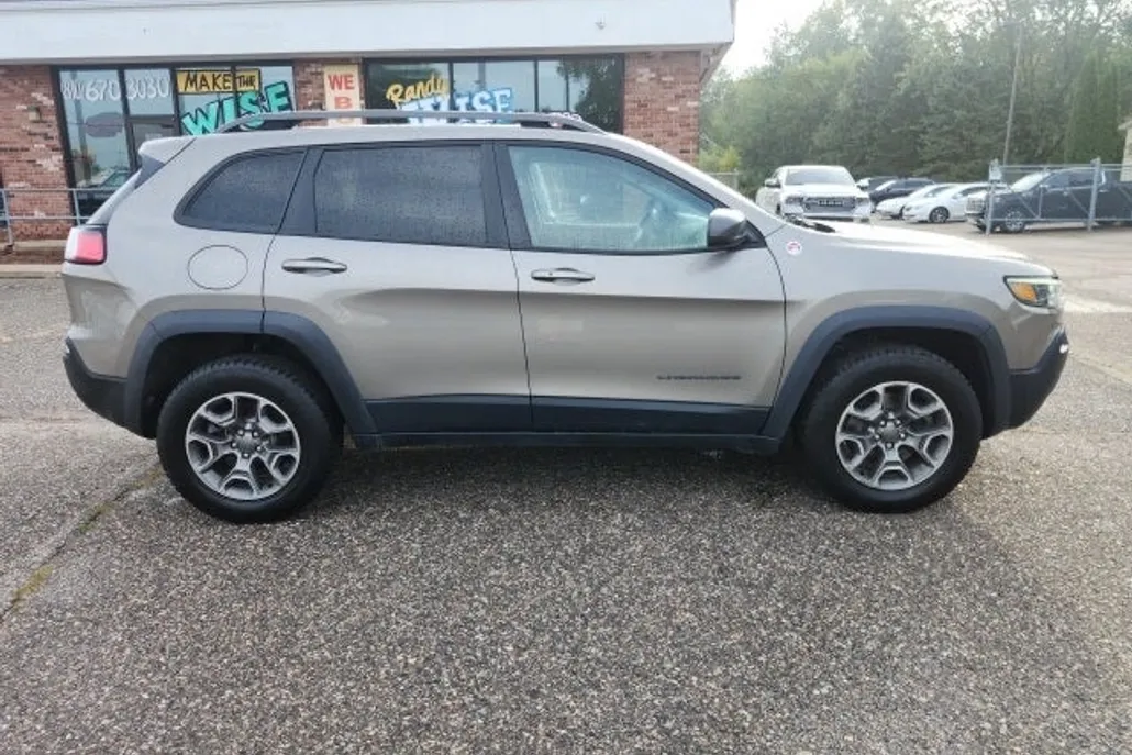 2021 Jeep Cherokee Trailhawk photo 1