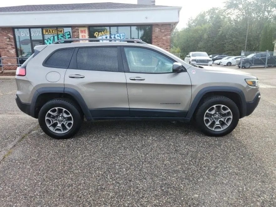 2021 Jeep Cherokee Trailhawk photo 1