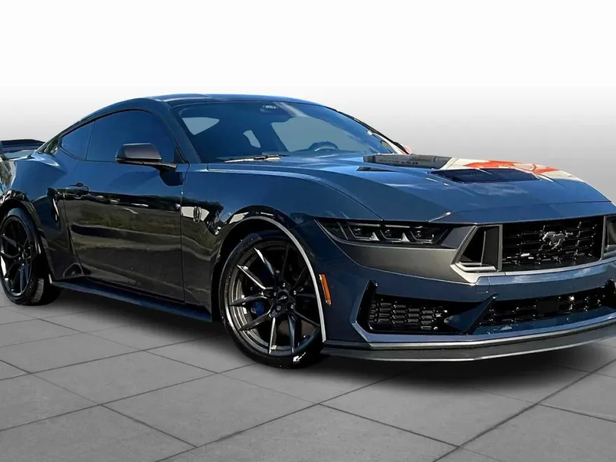 2024 Ford Mustang Dark Horse photo 2