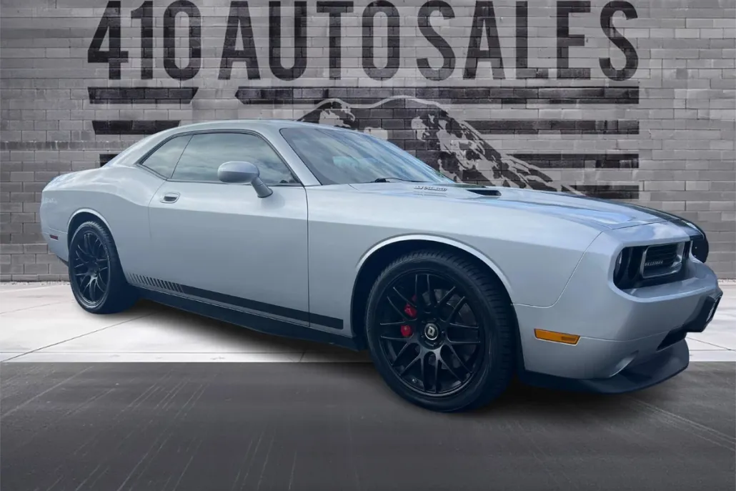 2010 Dodge Challenger SRT8 photo 1