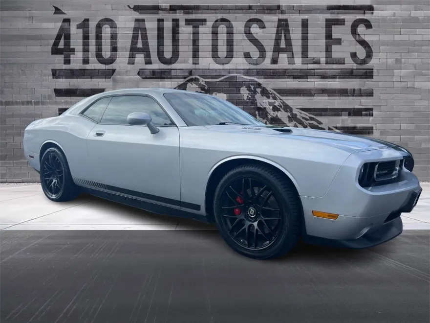 2010 Dodge Challenger SRT8 photo 1