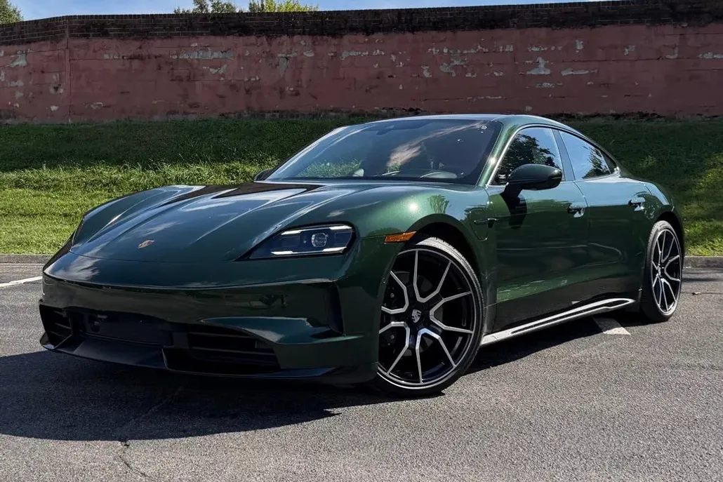 2025 Porsche Taycan Base photo 1