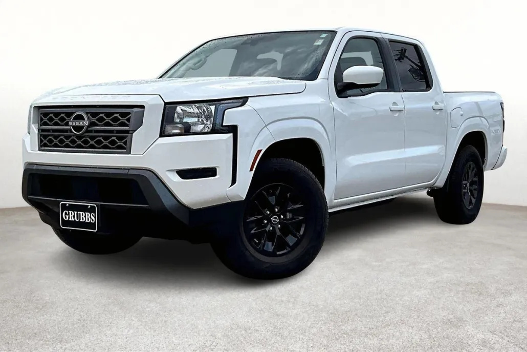 2024 Nissan Frontier SV photo 1