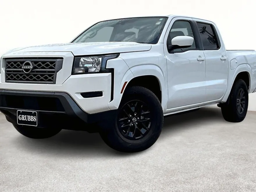 2024 Nissan Frontier SV photo 1