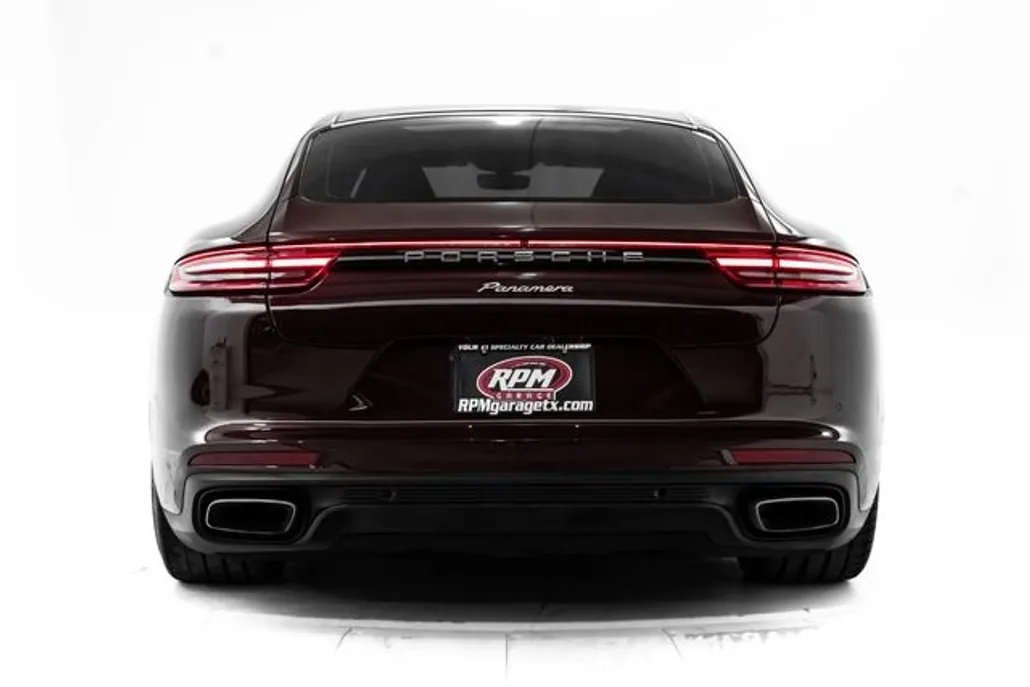 2018 Porsche Panamera Base 4 photo 1