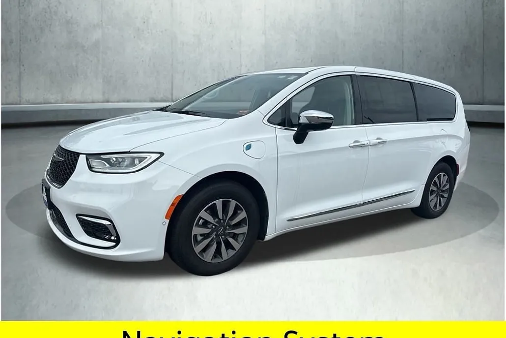 2023 Chrysler Pacifica Hybrid Limited photo 1