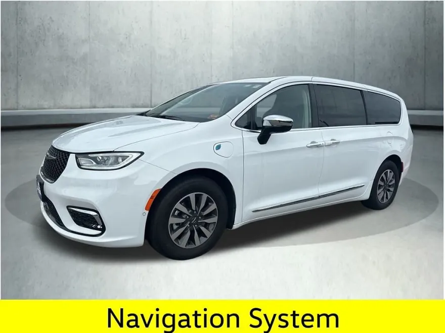 2023 Chrysler Pacifica Hybrid Limited photo 1
