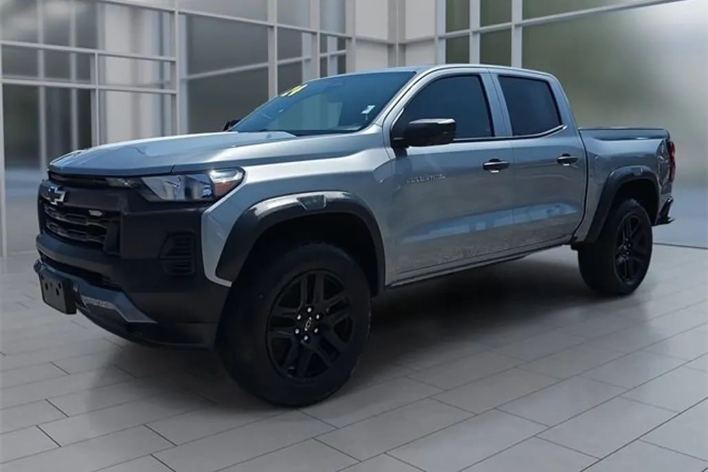 2024 Chevrolet Colorado Trail Boss photo 1