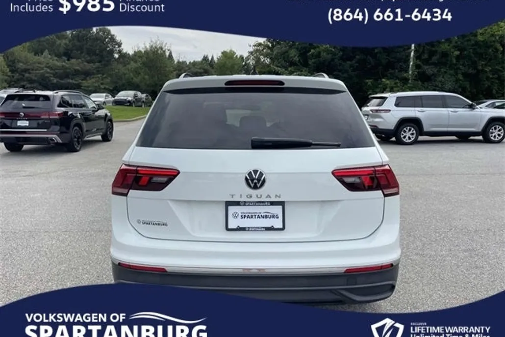 2022 Volkswagen Tiguan S photo 1