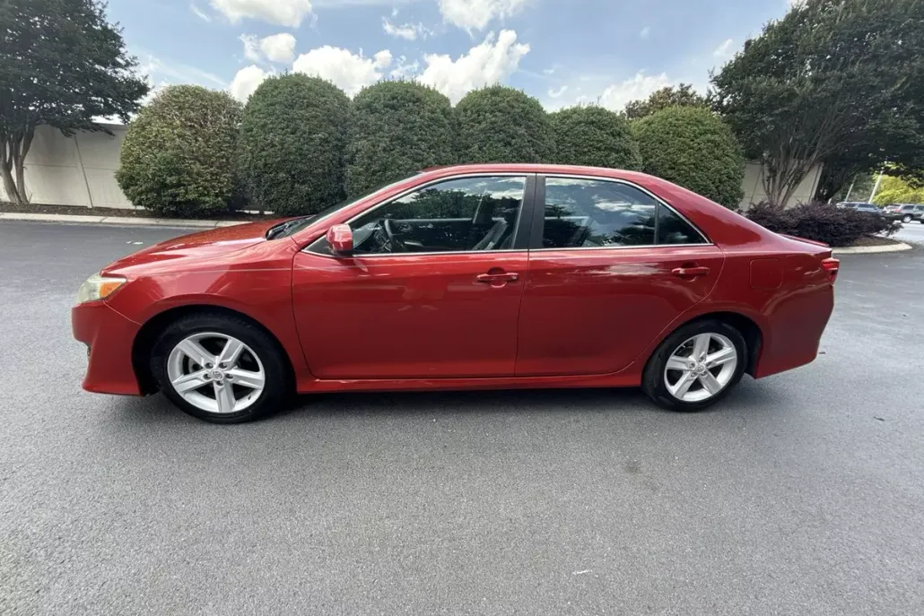 2014 Toyota Camry photo 1