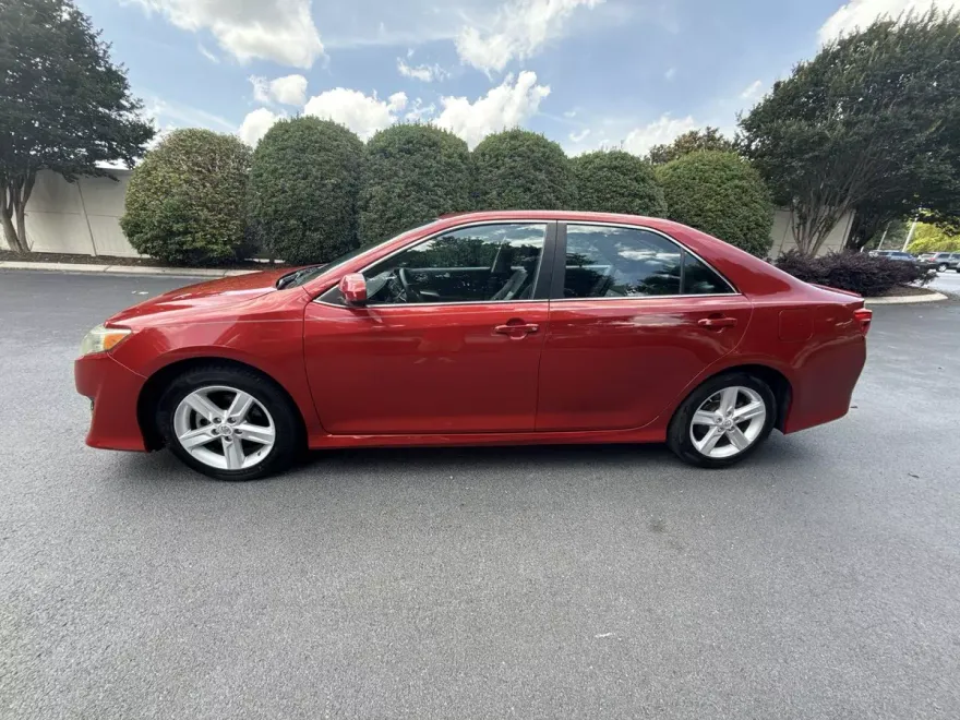 2014 Toyota Camry photo 1
