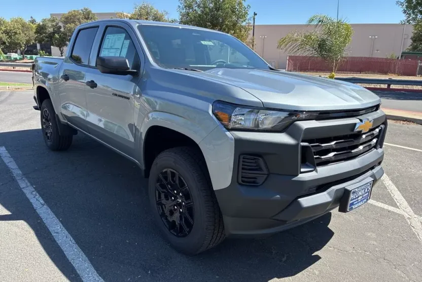 2026 Chevrolet Colorado Work Truck photo 1