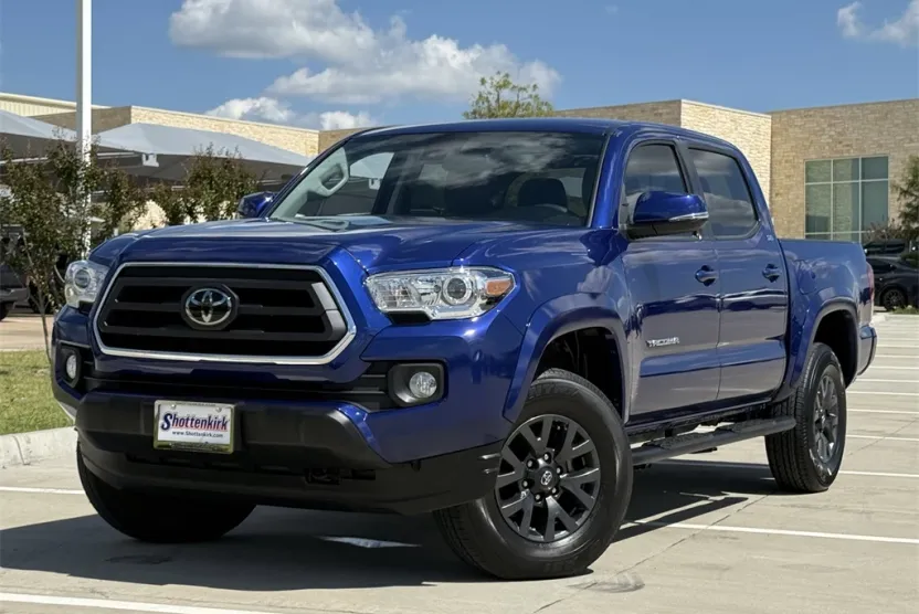 2023 Toyota Tacoma SR5 photo 1