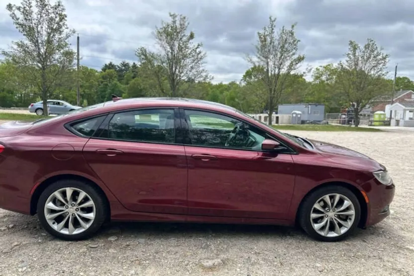 2015 Chrysler 200 S photo 1