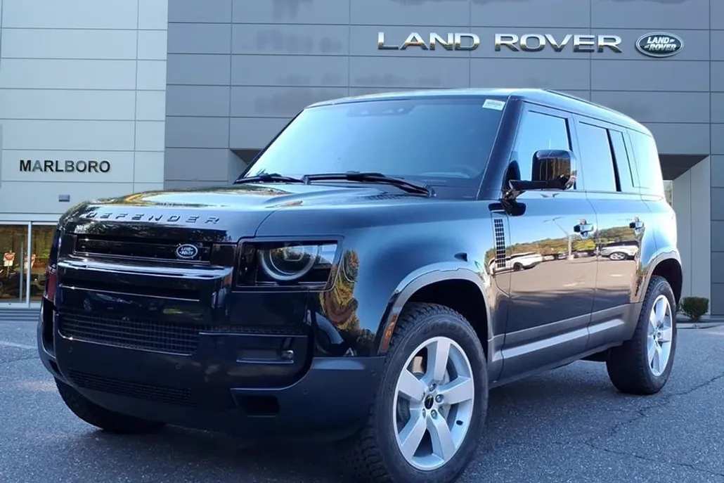 2026 Land Rover Defender 110 photo 1