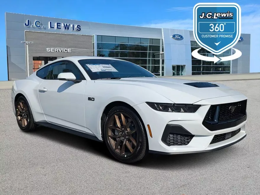 2025 Ford Mustang GT photo 1