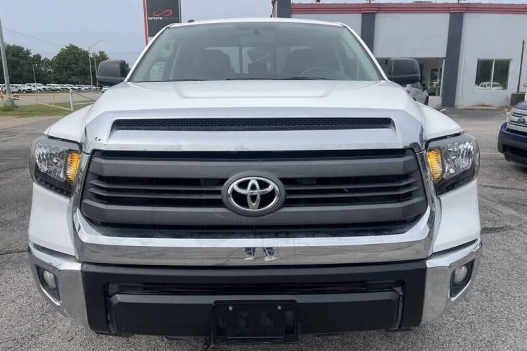 2015 Toyota Tundra Double Cab SR photo 1