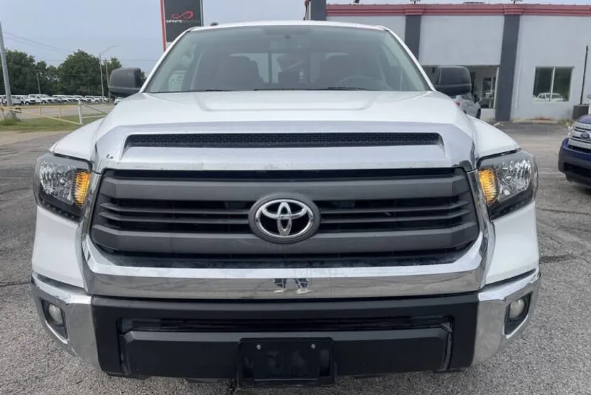 2015 Toyota Tundra Double Cab SR photo 1