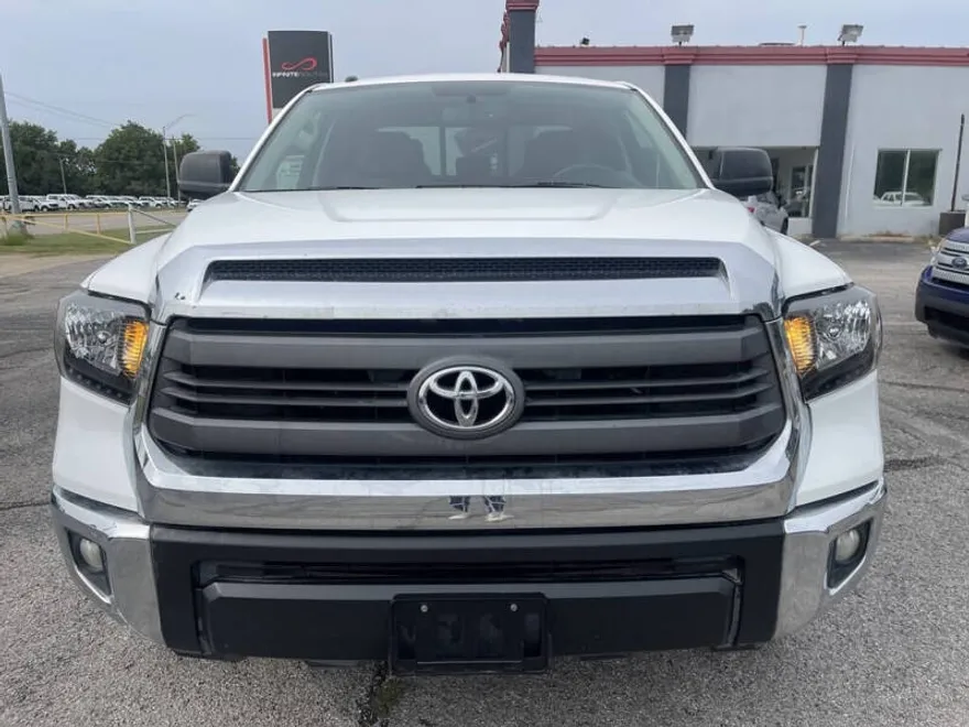 2015 Toyota Tundra Double Cab SR photo 1