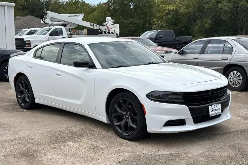 2020 Dodge Charger SXT photo 1