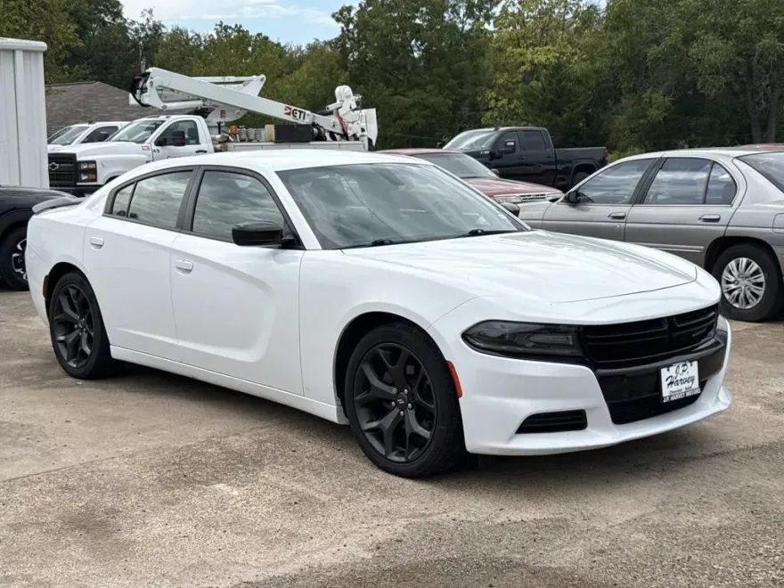 2020 Dodge Charger SXT photo 1