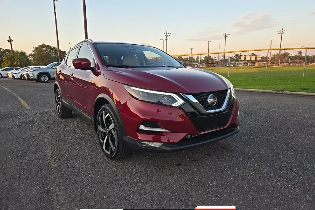 2021 Nissan Rogue Sport SL photo 1