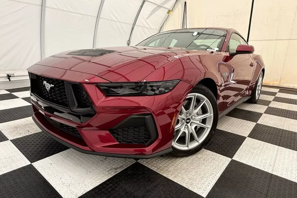 2025 Ford Mustang GT Premium photo 1