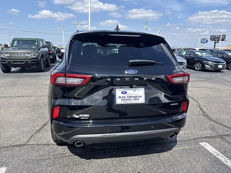 2023 Ford Escape ST-Line photo 1