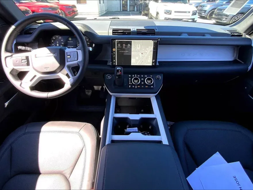 2025 Land Rover Defender 110 X-Dynamic SE photo 1