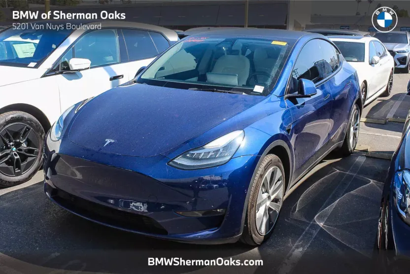 2022 Tesla Model Y Long Range photo 1