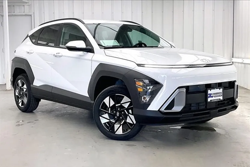 2025 Hyundai Kona SEL photo 1